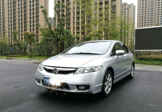 Стабильная серебряная автомобильная краска, устойчивая к химическим веществам.