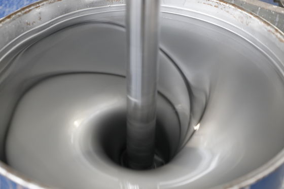 Промышленная производительность и устойчивое к сколам глянцевое покрытие для превосходных результатов. Синяя автомобильная краска.